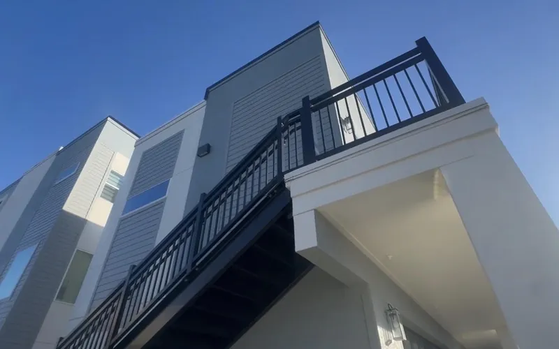 Commercial building exterior and stairwell cleaned in Central Florida